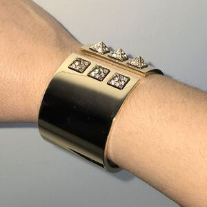 VICTORIA'S SECRET Cuff Bracelet Gold Tone & Rhinestones Limited Edition NEW NIB